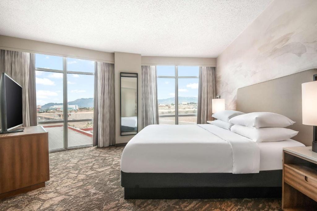 Embassy Suites by Hilton Albuquerque — 2