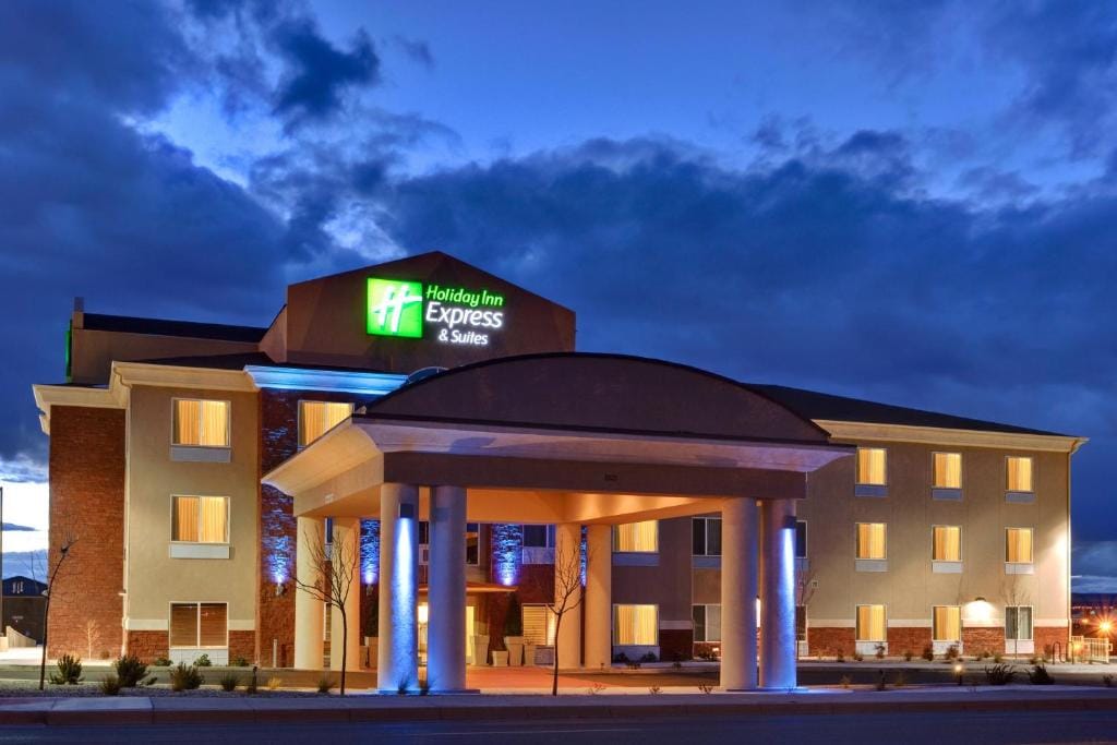 Holiday Inn Express Hotel & Suites Albuquerque Airport by IHG — 1