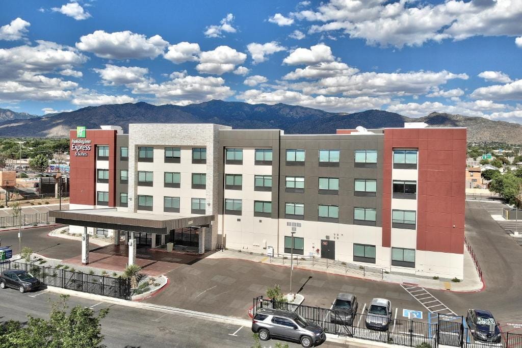 Holiday Inn Express & Suites - Albuquerque East by IHG — 1