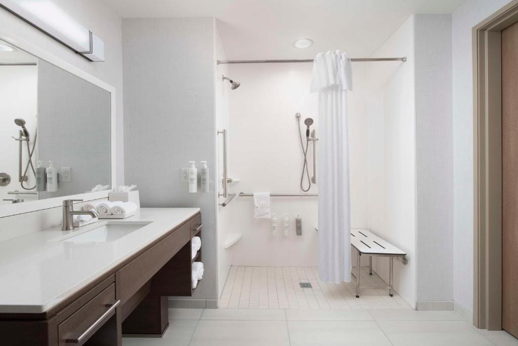 Home2 Suites By Hilton Albuquerque Airport — 3