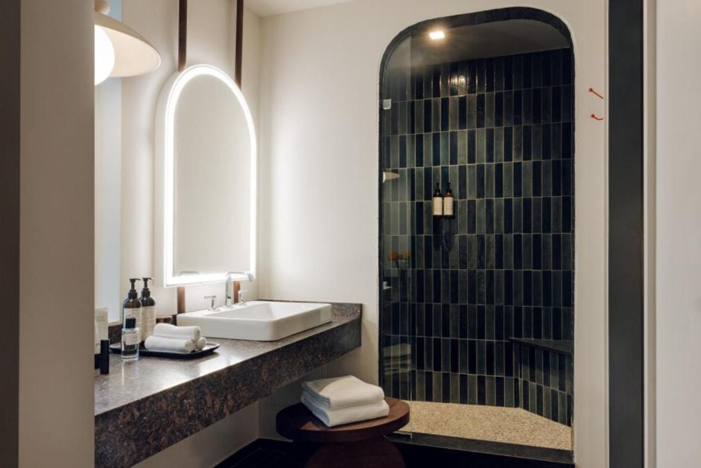 Caravan Court Hotel — 3