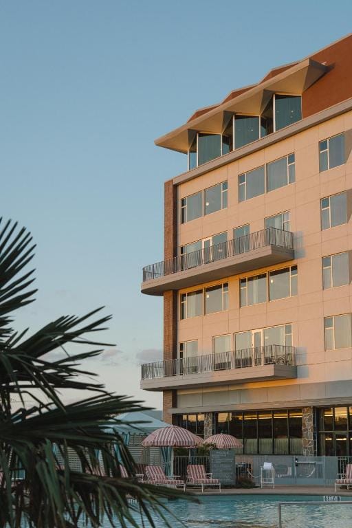 Caravan Court Hotel — 4