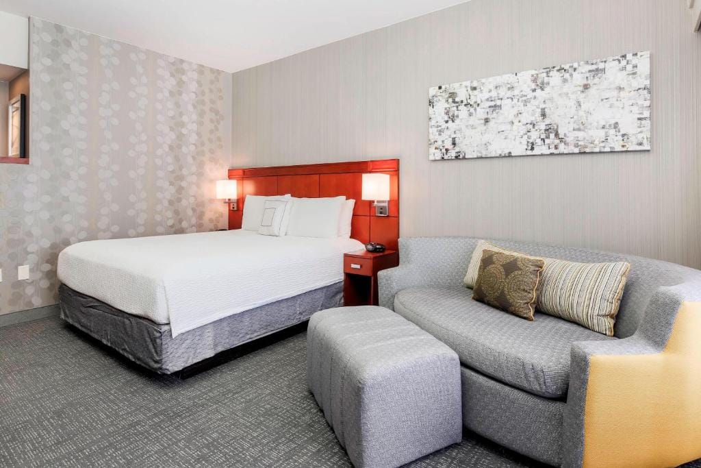 Courtyard by Marriott Dallas Arlington South — 2