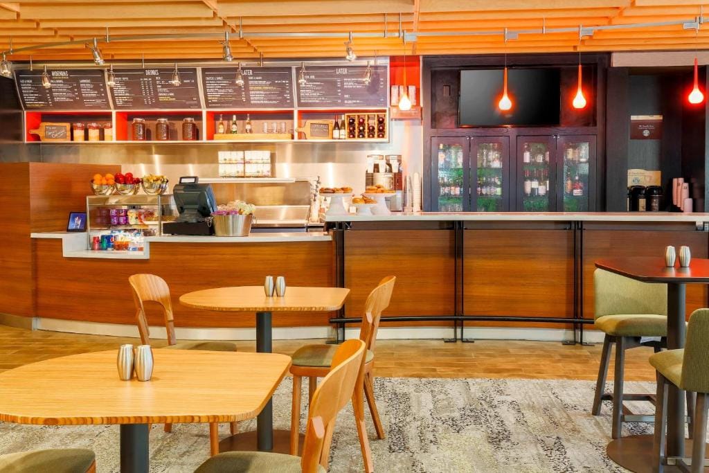 Courtyard by Marriott Dallas Arlington South — 5