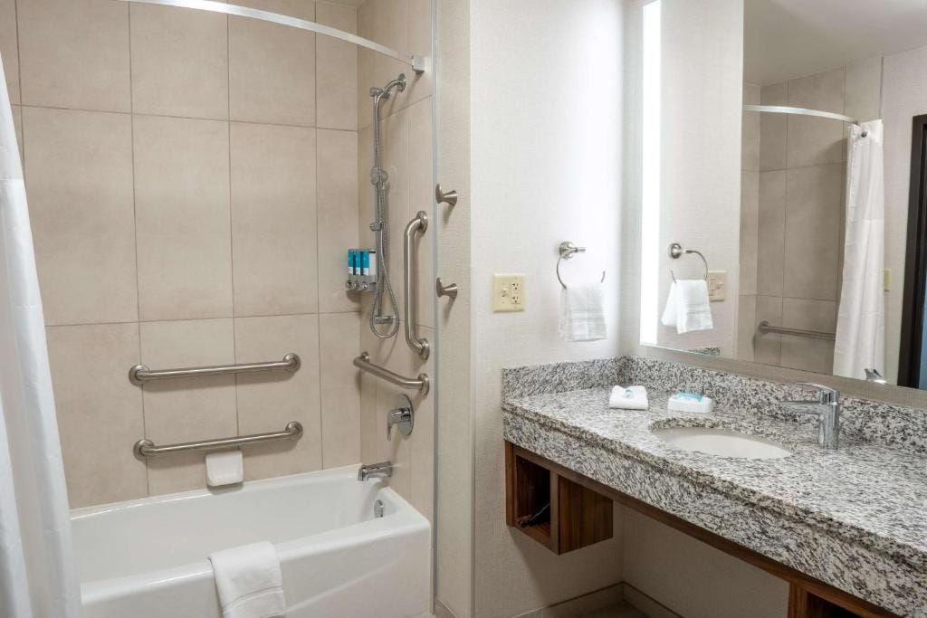 Drury Plaza Hotel Dallas Arlington — 3