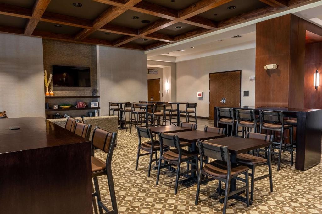 Drury Plaza Hotel Dallas Arlington — 5