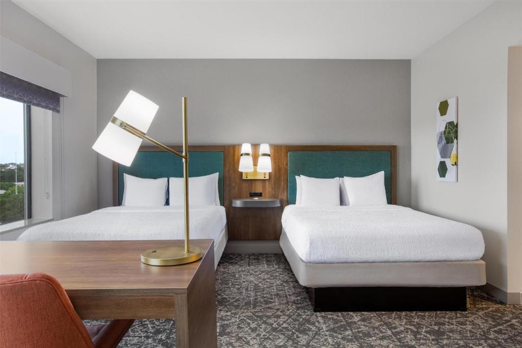 Hampton Inn & Suites Dallas-Arlington North-Entertainment District — 2
