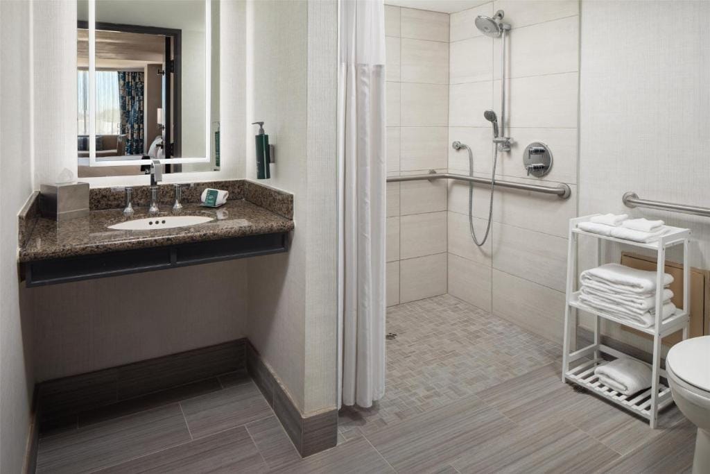 Hilton Arlington — 3