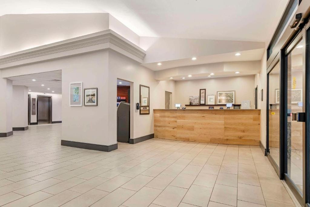 Country Inn & Suites by Radisson, Atlanta Galleria-Ballpark, GA — 4