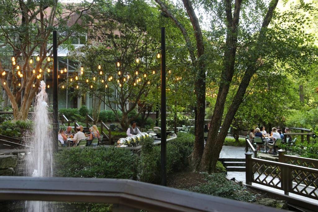 Crowne Plaza Atlanta Perimeter at Ravinia by IHG — 5