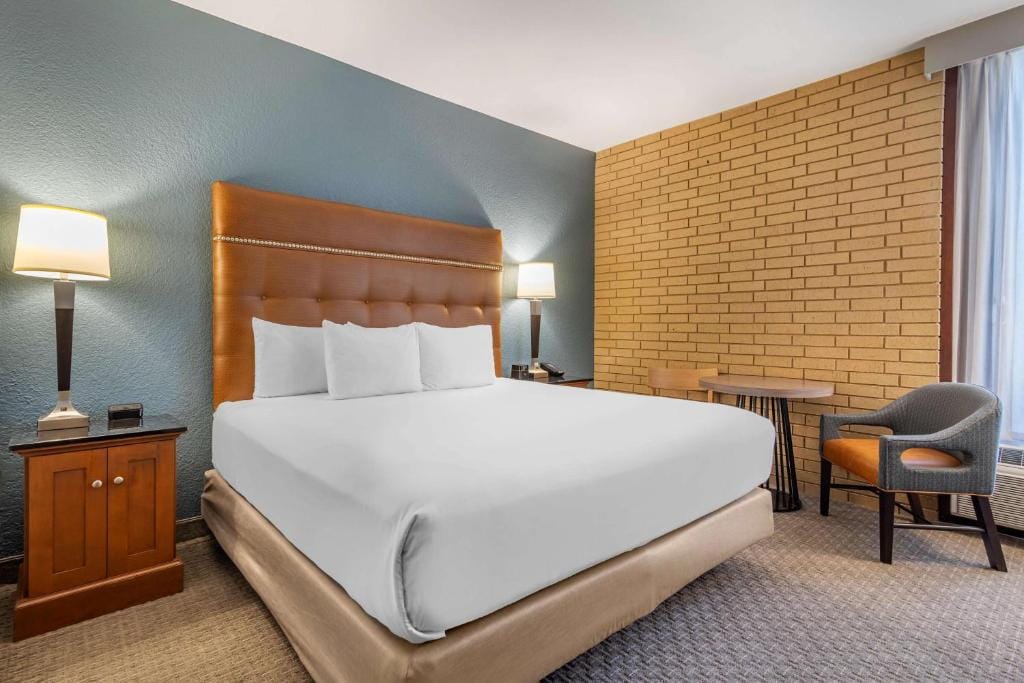Drury Inn & Suites Atlanta Airport — 2
