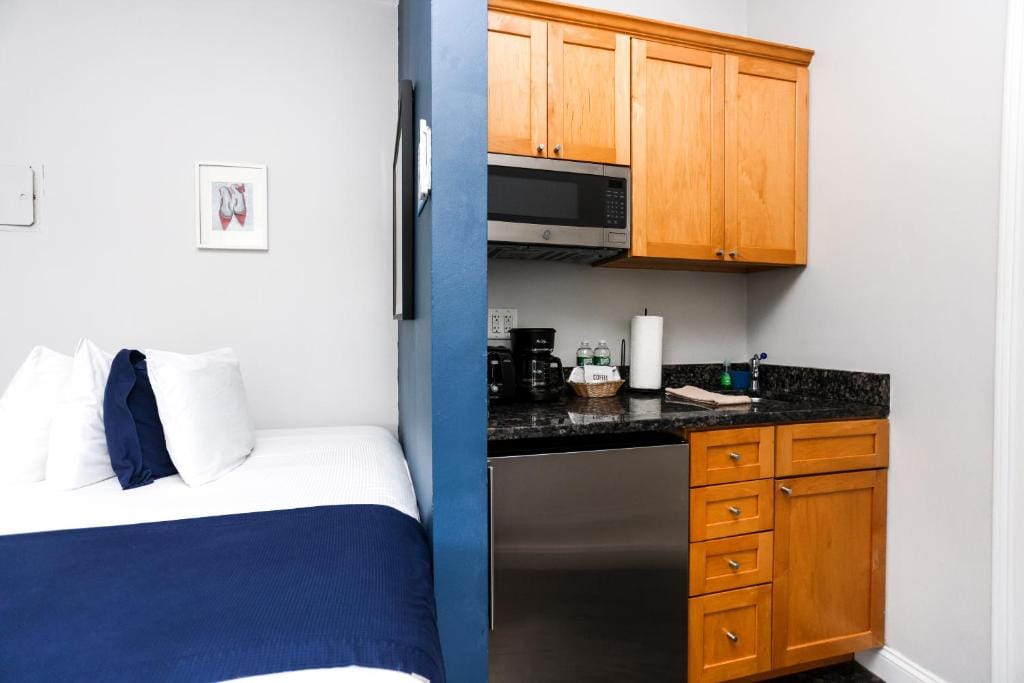 Heart of South End, Convenient, Comfy Studio #42 — 4