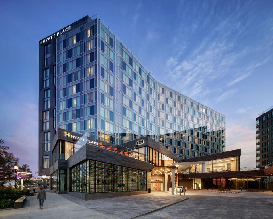 Hyatt Place Boston/Seaport District — 3