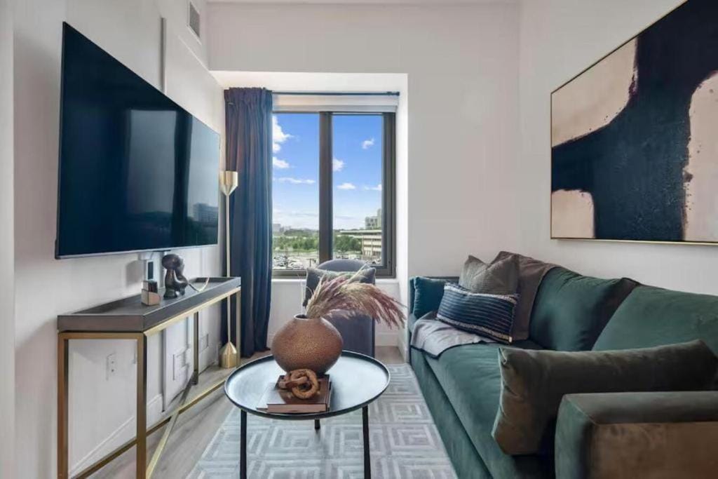Luxury Apartments by Hyatus at Boston Cambridge — 1