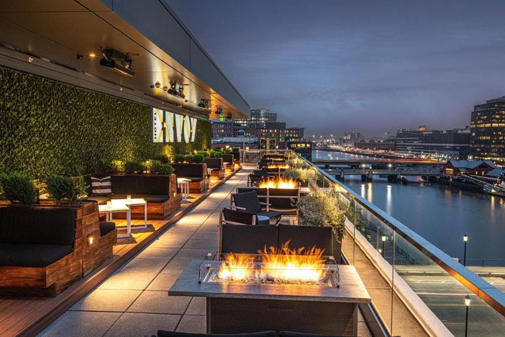 The Envoy Hotel, Autograph Collection — 3
