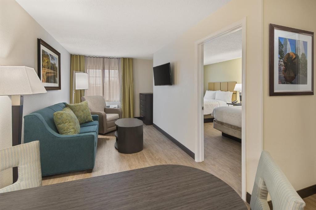 Candlewood Suites - Charlotte - Arrowood by IHG — 2
