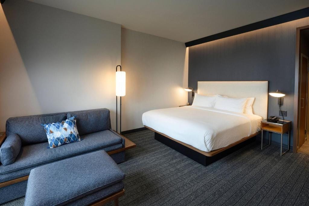 Courtyard by Marriott Charlotte Waverly — 2