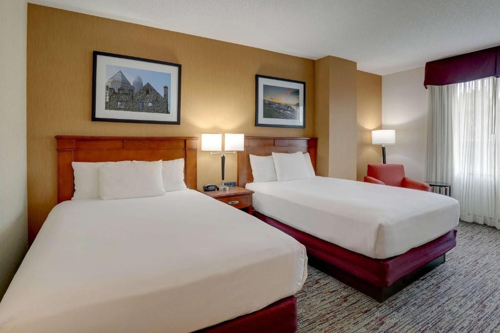 Drury Inn & Suites Charlotte Northlake — 2
