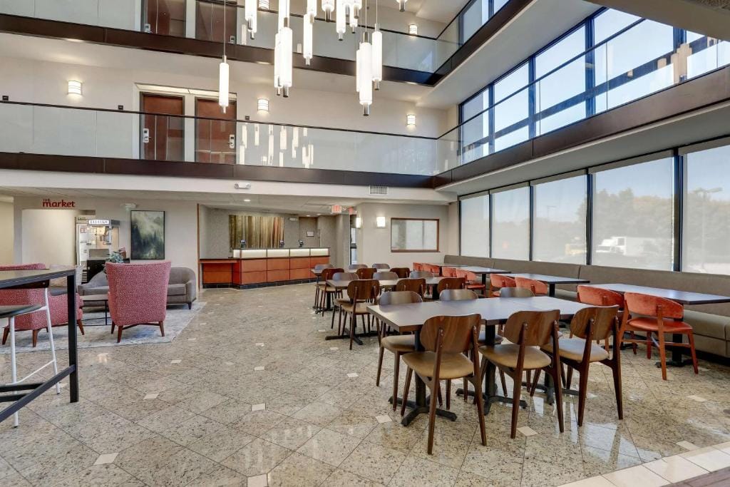 Drury Inn & Suites Charlotte University Place — 3