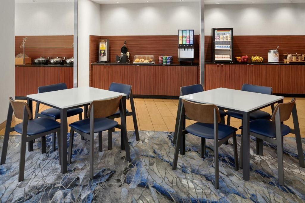 Fairfield Inn & Suites by Marriott Charlotte Airport — 5
