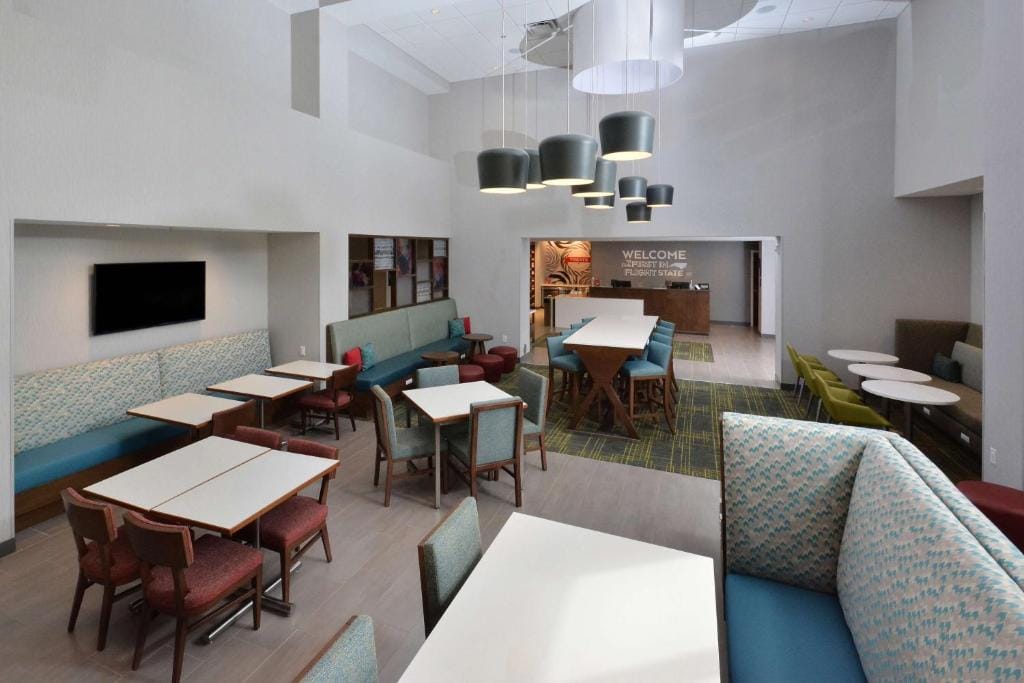Hampton Inn & Suites Charlotte North I 485 — 5