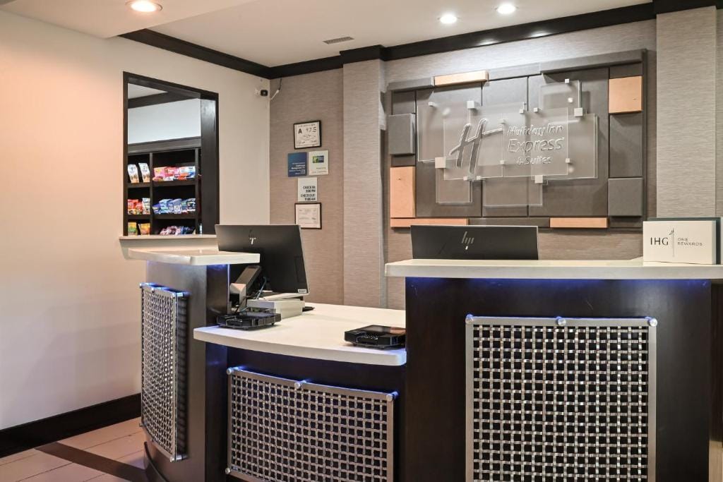 Holiday Inn Express Charlotte Southeast - Matthews by IHG — 3