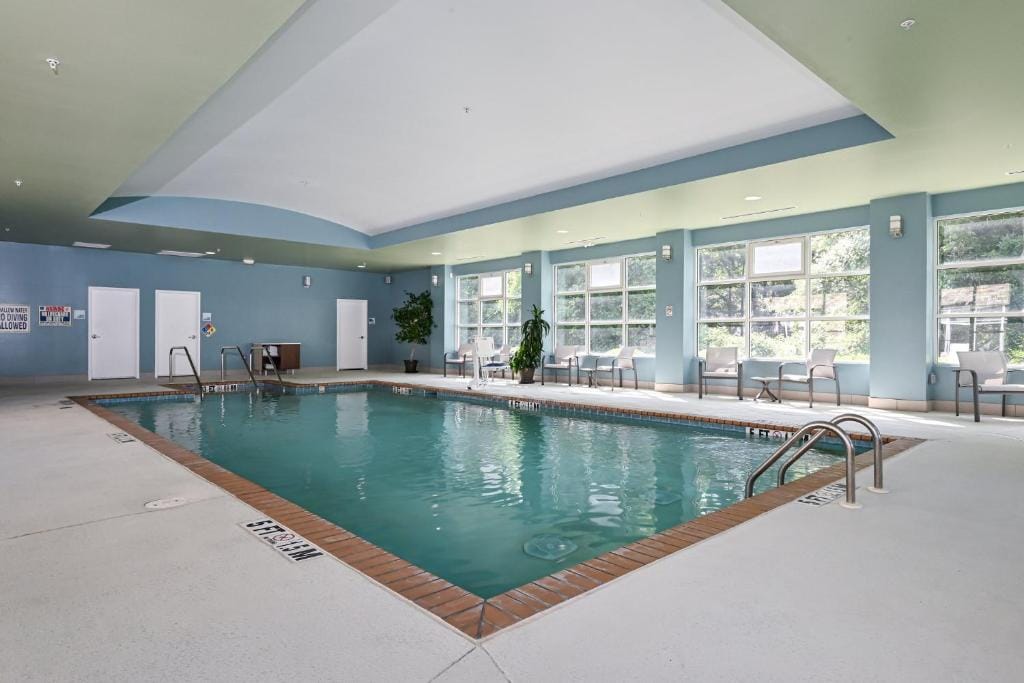 Holiday Inn Express Charlotte Southeast - Matthews by IHG — 4