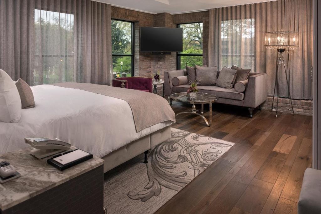 The Ivey's Hotel — 4