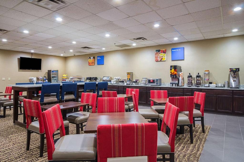Comfort Inn Cleveland Downtown — 4