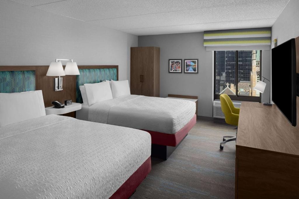 Hampton Inn Cleveland-Downtown — 2