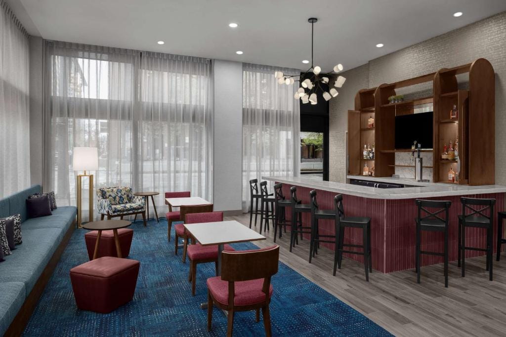 Hampton Inn Cleveland-Downtown — 5
