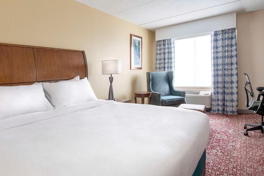 Hilton Garden Inn Cleveland Downtown — 2