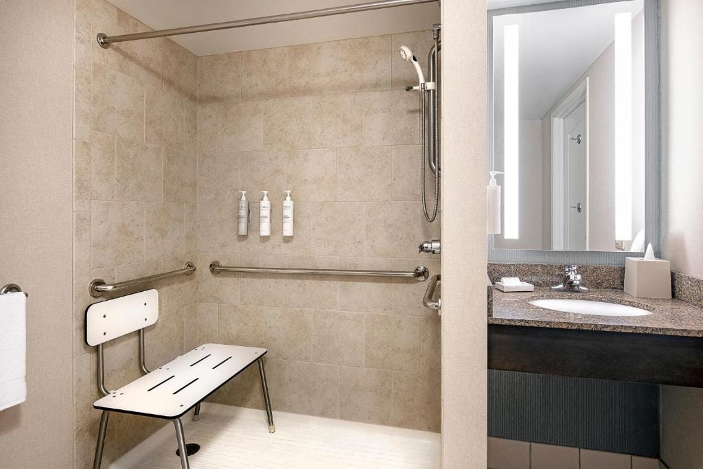 Hilton Garden Inn Cleveland Downtown — 3