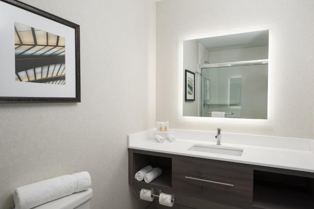 Holiday Inn Cleveland Clinic by IHG — 2