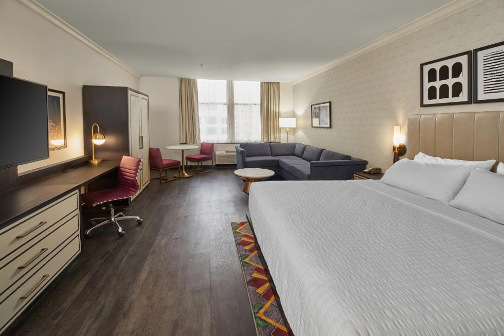 Hotel Indigo Cleveland Downtown by IHG — 4