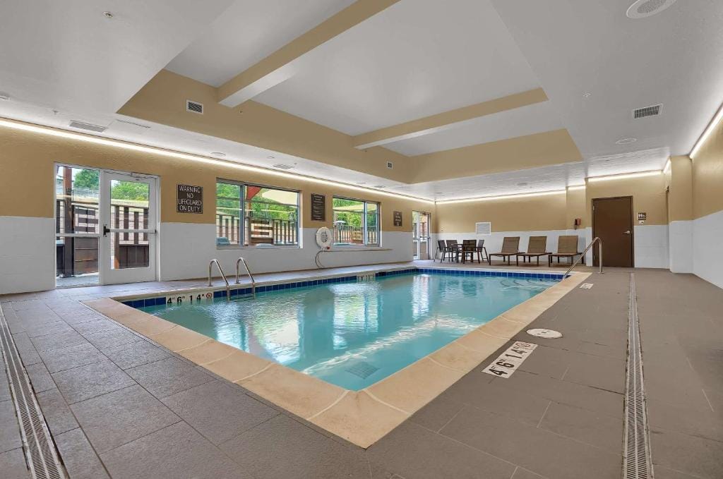 Best Western Plus Fillmore Inn & Suites — 4