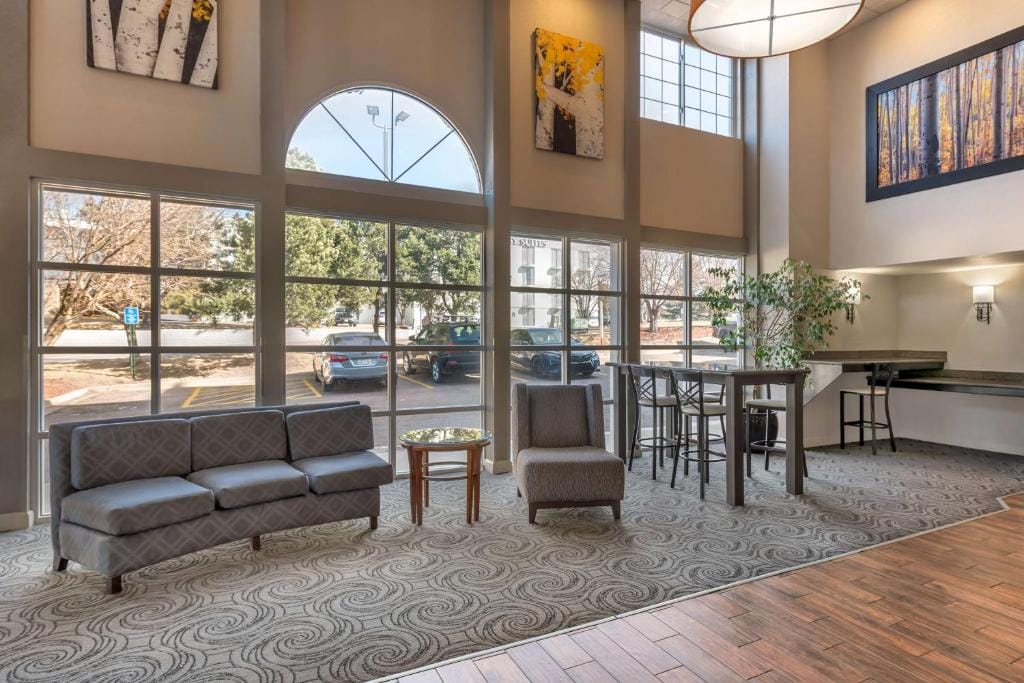 Best Western Plus Peak Vista Inn & Suites — 5