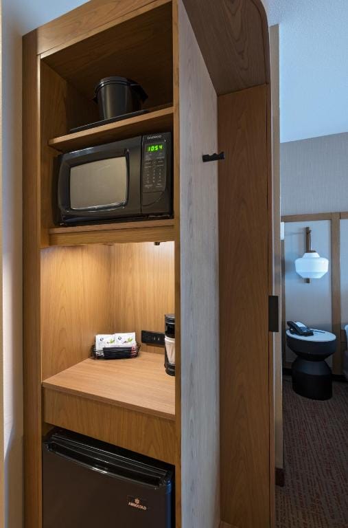 Fairfield Inn & Suites by Marriott Colorado Springs East — 3