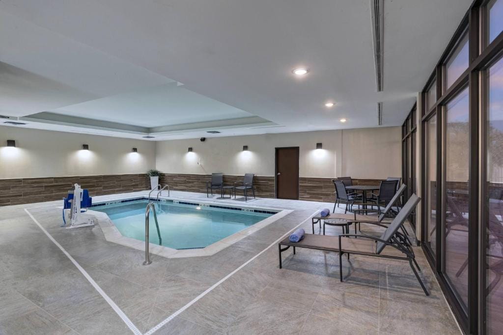 Fairfield Inn & Suites by Marriott Colorado Springs East — 4