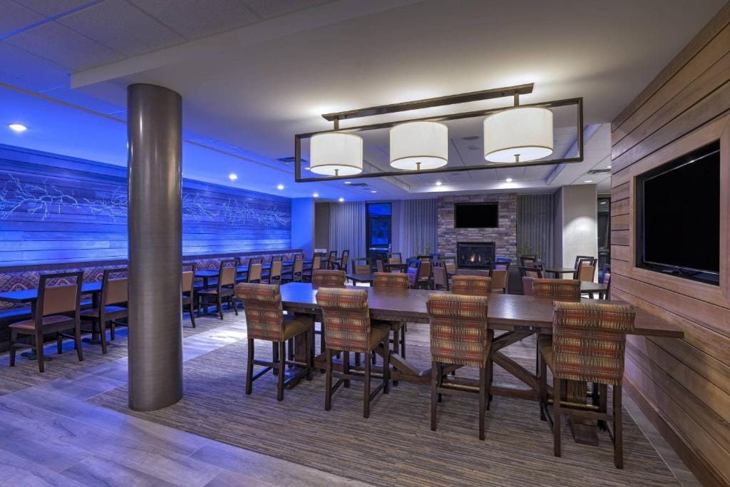 Fairfield Inn & Suites by Marriott Colorado Springs East — 5