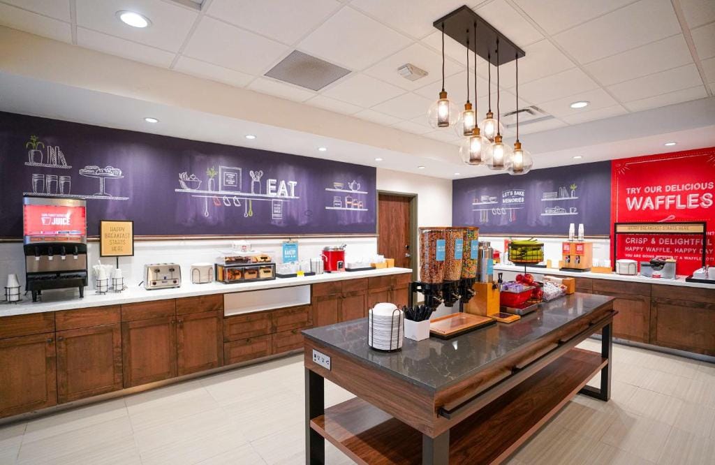 Hampton Inn Colorado Springs I-25 Central — 5