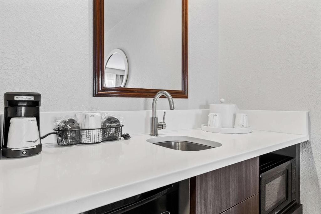 Hampton Inn & Suites Colorado Springs-Air Force Academy/I-25 North — 3