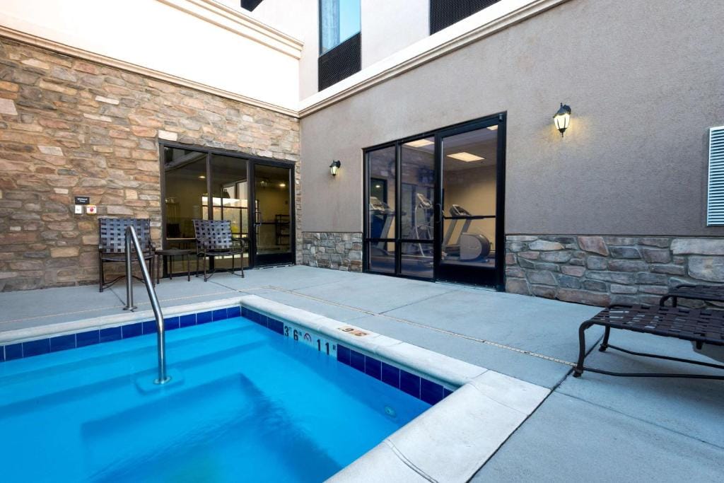 Hampton Inn & Suites Colorado Springs-Air Force Academy/I-25 North — 4