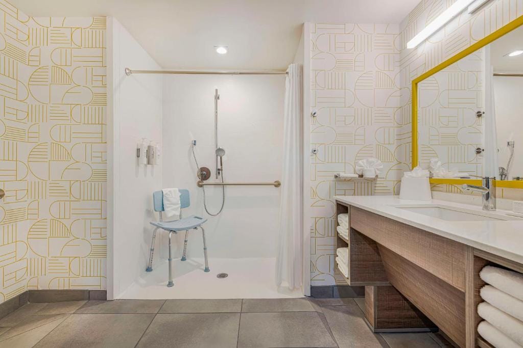 Home2 Suites By Hilton Colorado Springs Airport — 3