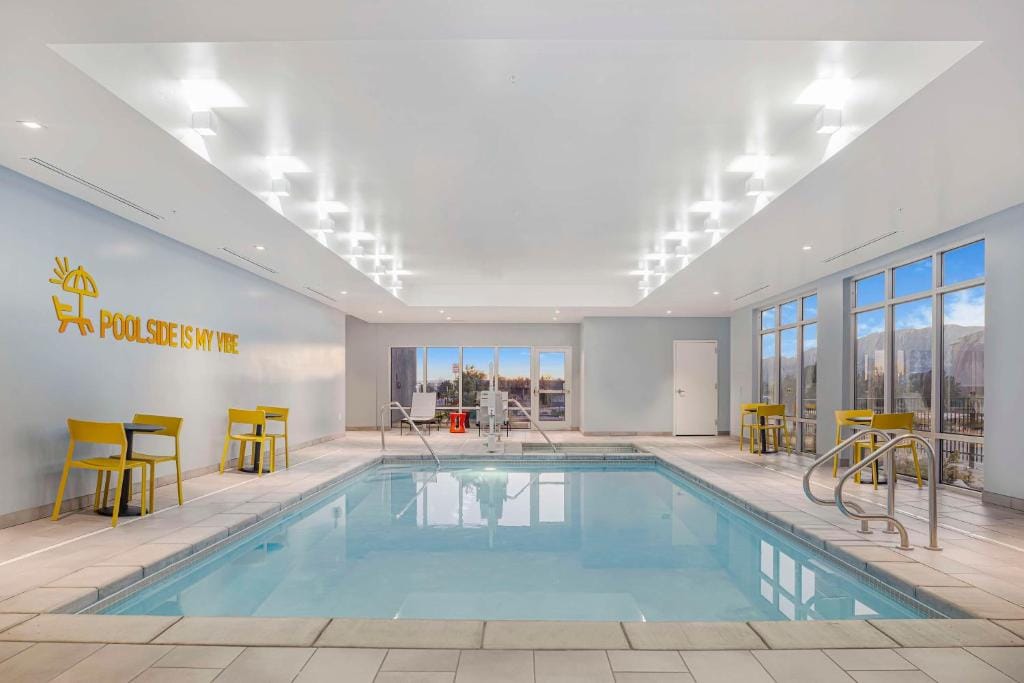 Home2 Suites By Hilton Colorado Springs Airport — 4