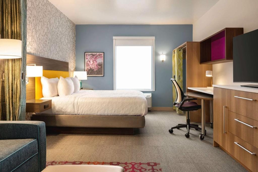 Home2 Suites By Hilton Colorado Springs I-25 Central — 2