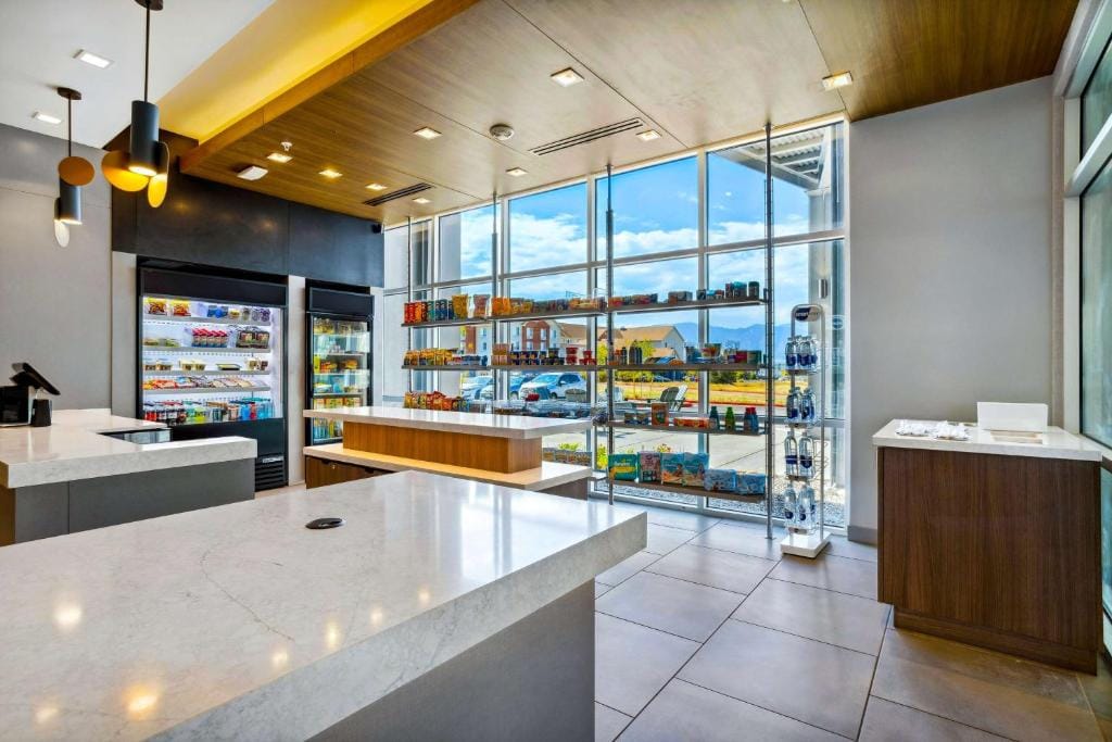 Tru By Hilton Colorado Springs Airport — 3