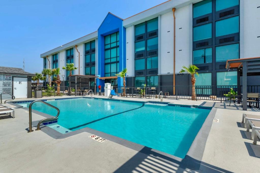 Best Western Corpus Christi Airport Hotel — 4