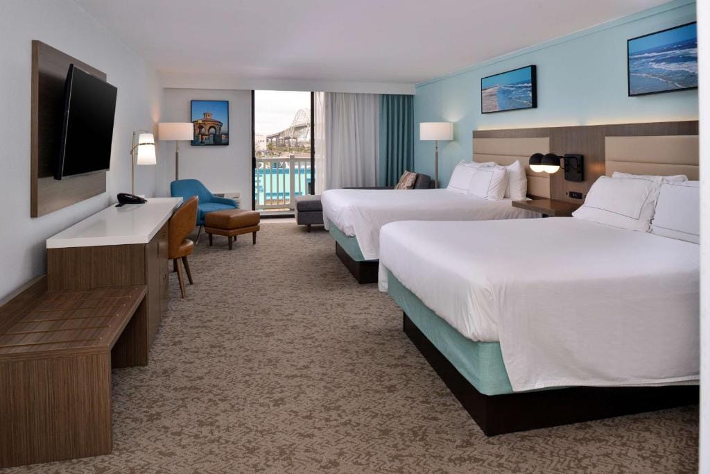 DoubleTree by Hilton Corpus Christi Beachfront — 2