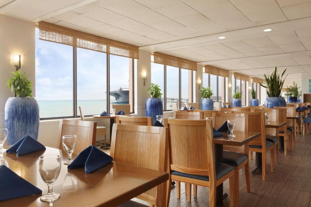 DoubleTree by Hilton Corpus Christi Beachfront — 5